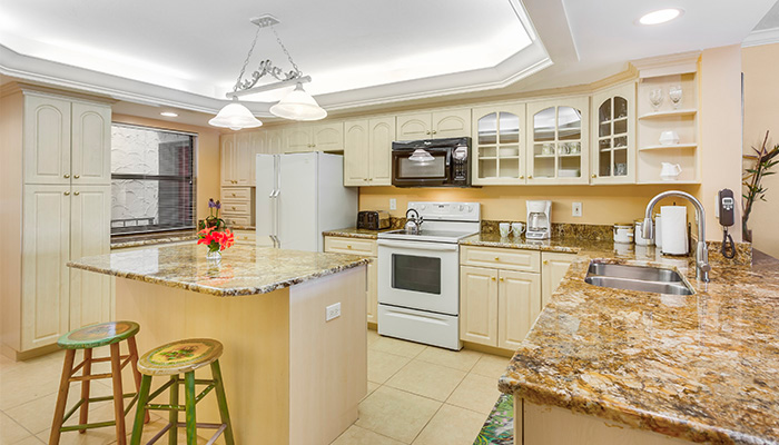 Sanibel 2 bedroom Vacation Rentals Sleeps Six Beachfront